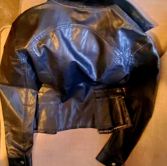 No Boundaries black polyester women's jacket - Picture 3 of 10